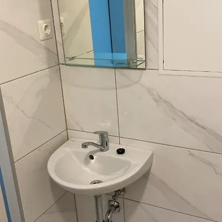 Small Studio Close To Centraal Station Apartment *